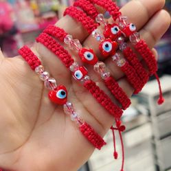 Pulseras  $5 Dlrs Cada Una