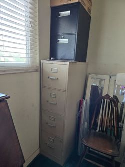 File cabinets - 2 sizes available