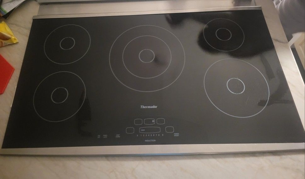 Thermador 36 Inch Induction Cooktop