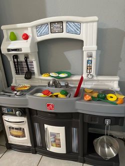 Step2 play kitchen with play food 🍱