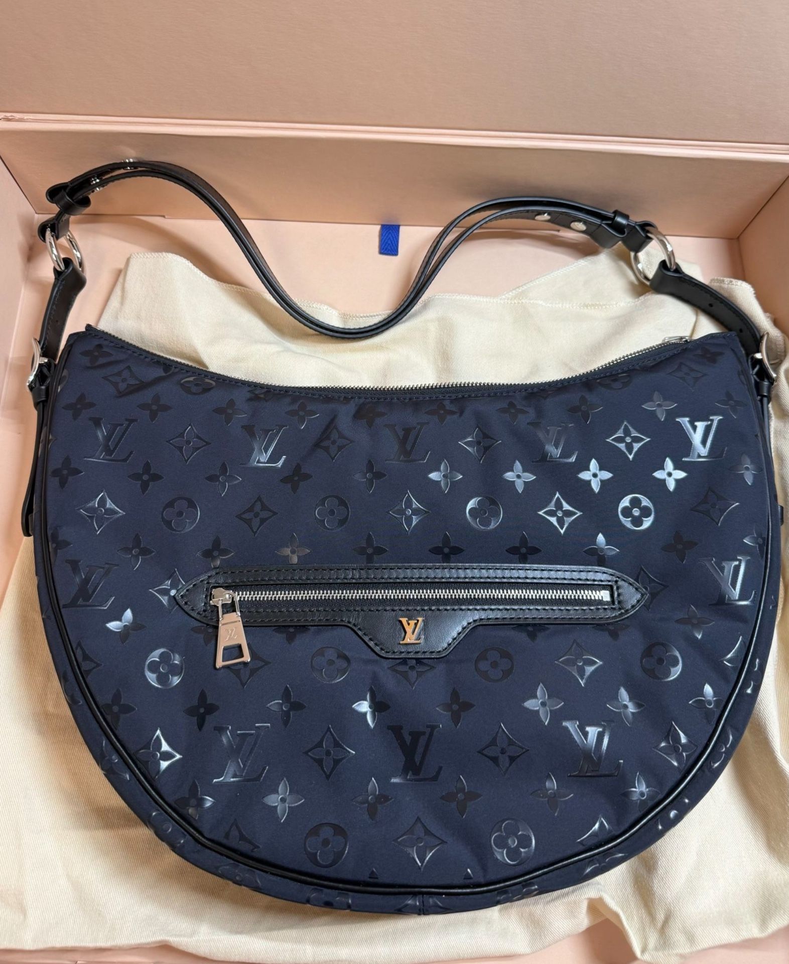 LOUIS VUITTON PARIS - Loop Hobo Pocket M11979