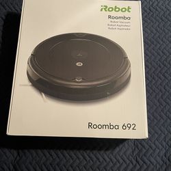 IRobot Roomba 692 Robot Vacuum