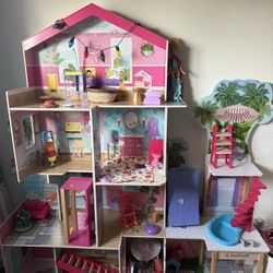 Kid Kraft dollhouse 