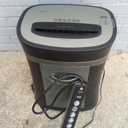 Paper Shredder +Electric Strip 20.00