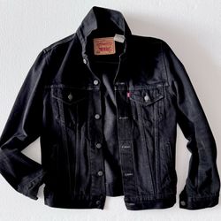 Black Levi Jacket / Like New Size M