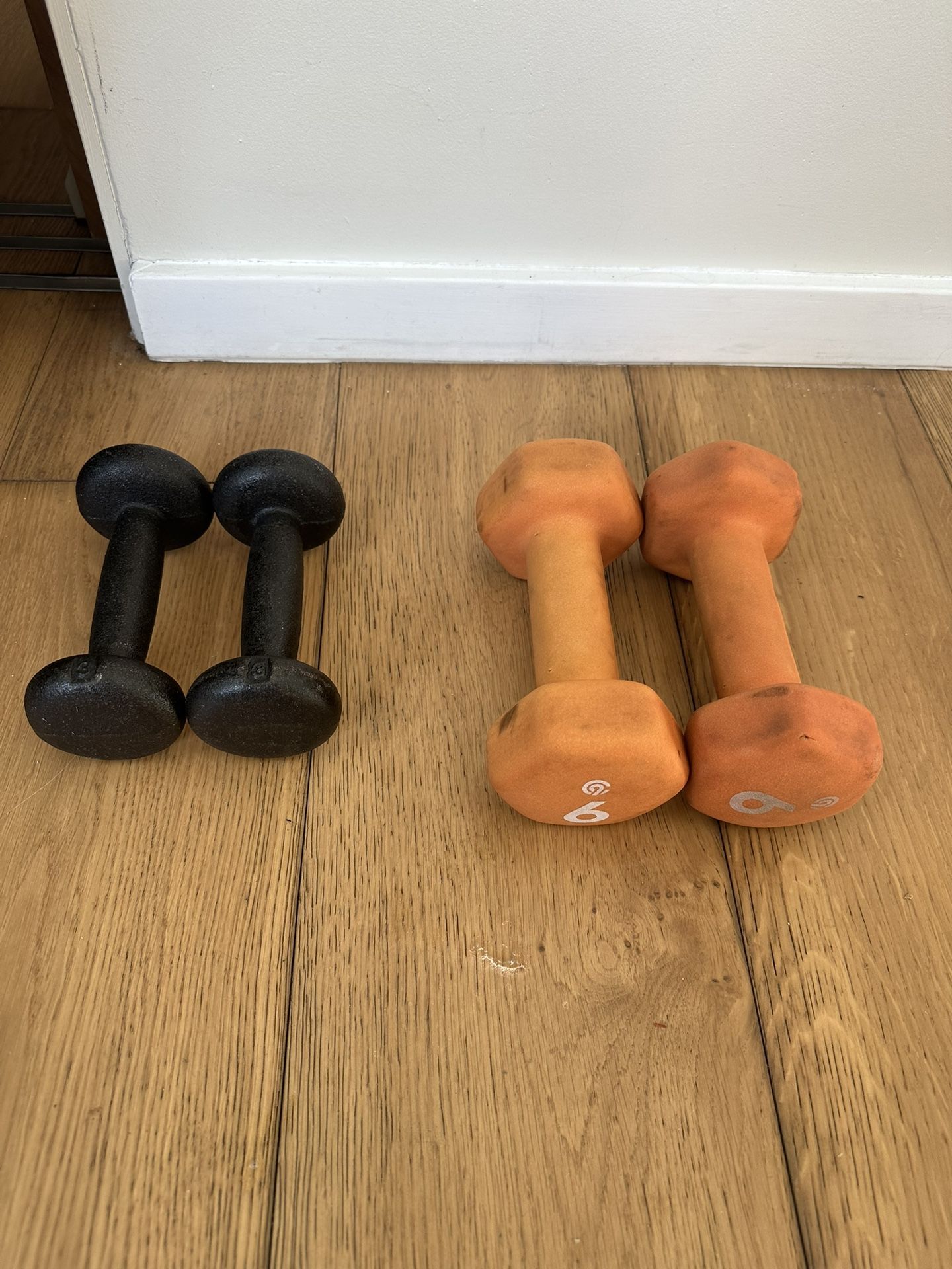2 Sets Of Dumbbells (2 x 3 lbs & 2 x 6 lbs)