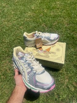 VANDYTHEPINK VANILLA ASICS