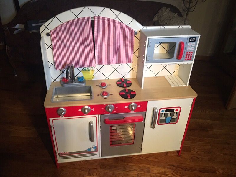 Kidaire wooden play set with kitchen and barbecue