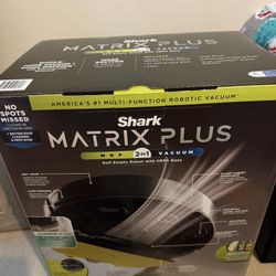 New Shark Matrix 2 In 1 Robot 