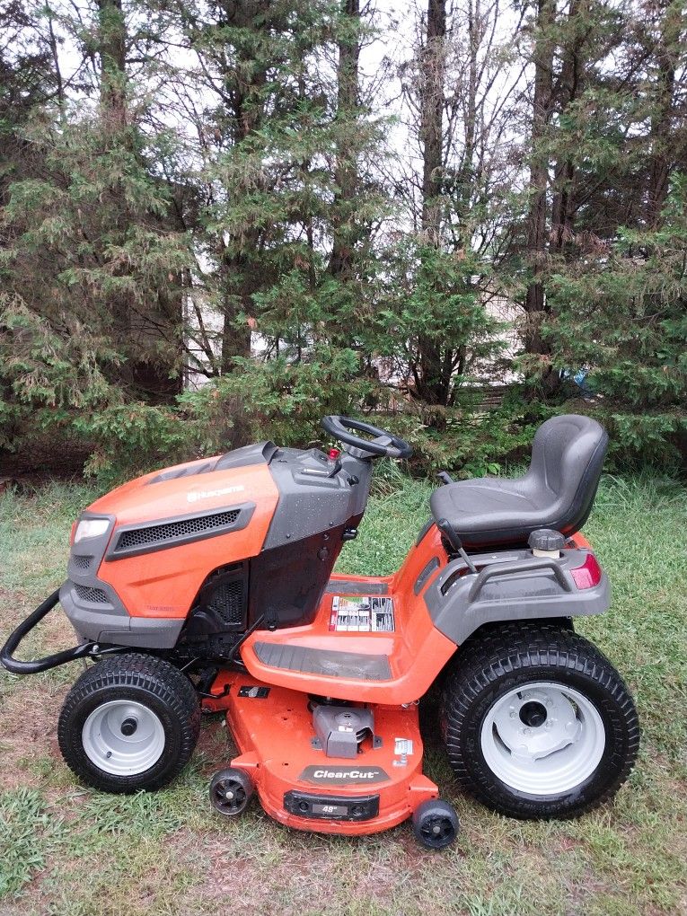 Husqvarna LGT 48DXL With Fabricated Deck Only 75 Hours On It Located In Southmont North Carolina