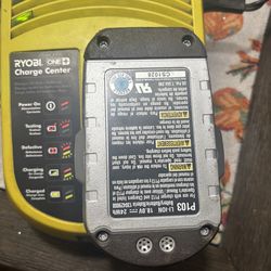 RYOBI 1+ CHARGER AND 1 LITHIUM 18V BATTERY