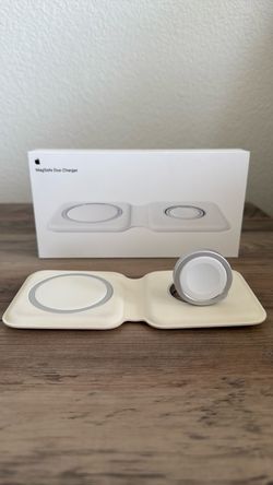 Apple MagSafe Duo Charger