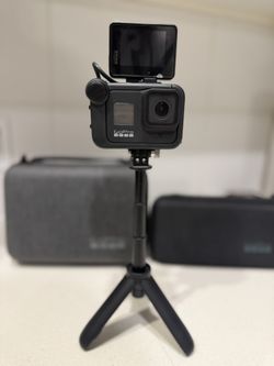 GoPro HERO 8 Black Bundle – Vlogging Setup + Tripod