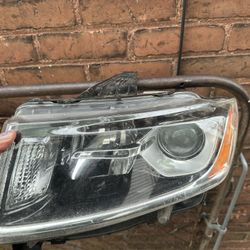 Jeep Grand Cherokee Driver Side Headlight 
