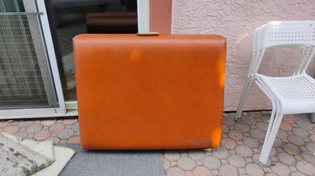 Leather Bound Bodywork Table $20!