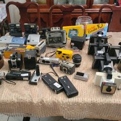 Vintage cameras $5-$60
Kodak, Polaroid
movie cameras, instant cameras
see photos for prices.
NOT TESTED Pick up in Harlingen near Walmart