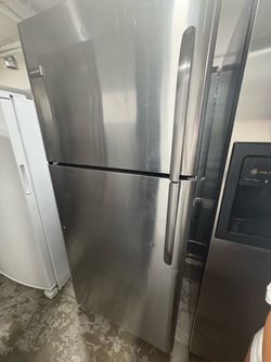 Frigidaire Stainless Steel Top-Freezer Refrigerator
