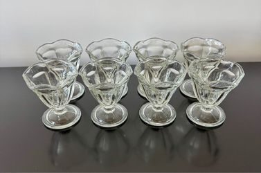 Set of 8 Vintage Tulip Ice Cream Sundae Dessert Parfait Glasses.   4" H.