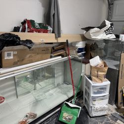 Free Retail Display Cases 