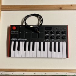 AKAI Mpk mini Keyboard 