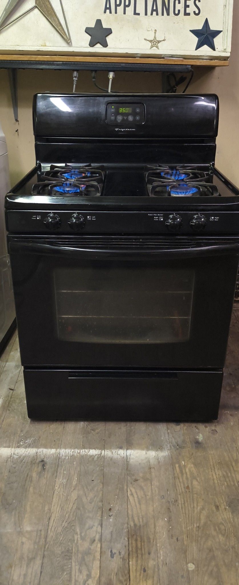 Frigidaire Black 4 Burner Gas Range