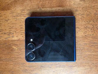 Samsung Galaxy Z Flip 7 in Blue Shadow