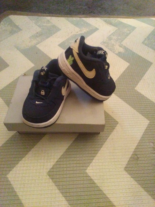 Infant Nike Shoes Size 3 25 Or Best Offer for Sale in Las Vegas, NV