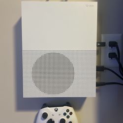 Xbox One S Digital Edition - Mint Condition**