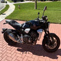 Motorcycle 2018 Honda CB1000R