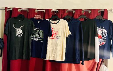 20 items Mens/unisex clothing, some Seahawks stuff size medium