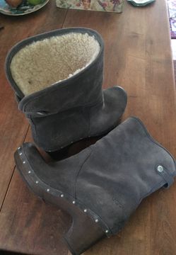UGG SUEDE gray/tan, 8, Sherpa lined ~ New ~ Will Trade for Frye Boot