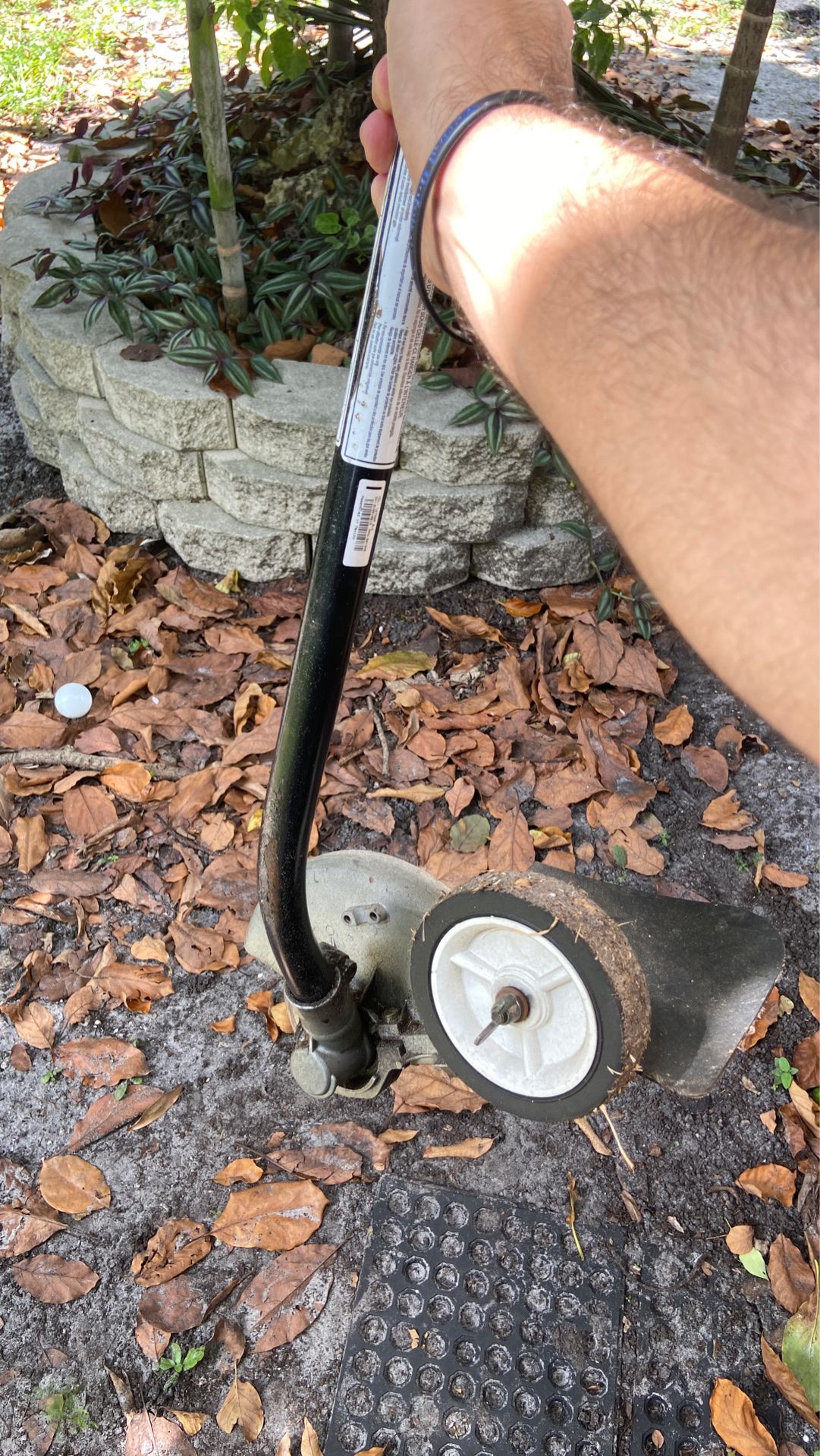 Ryobi CS26 gas powered weed eater and edge trimmer for Sale in Miami