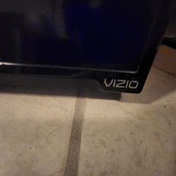 2X VIZIO E500i-B1 50-Inch 1080p Smart LED HDTV
