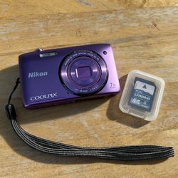 Nikon Coolpix S3500 Digital Camera