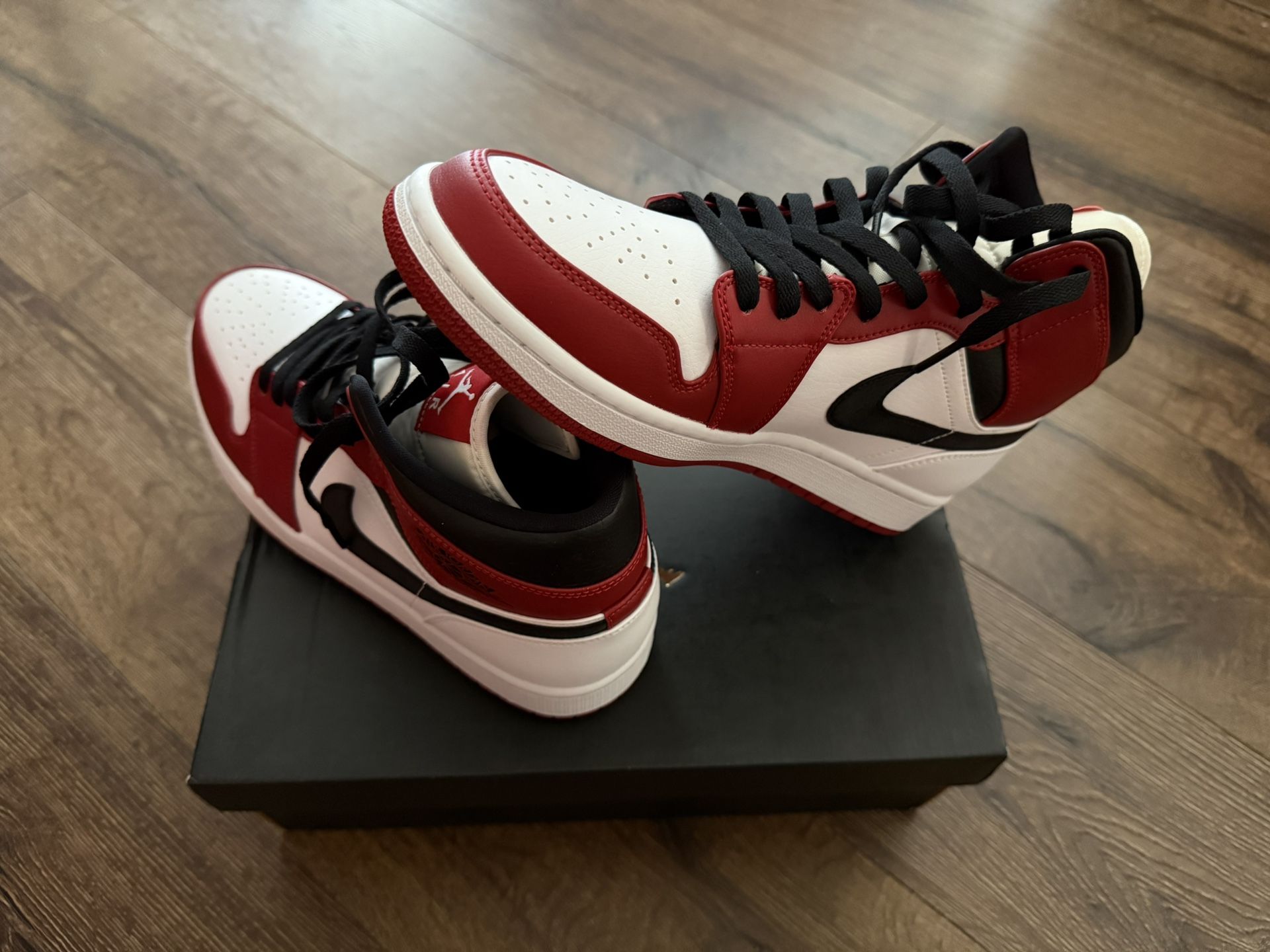 New! Jordan 1 Mid
