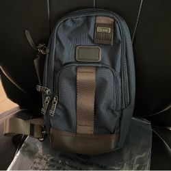 TUMI SLING BAG In black