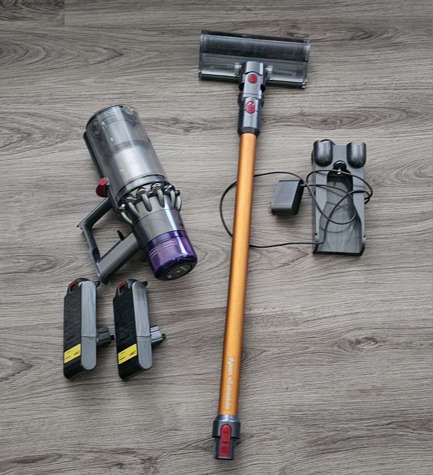 Dyson V15 Detect Cordless Stick Vacuum Cleaner Bundle - SV22- Yellow/Nickel