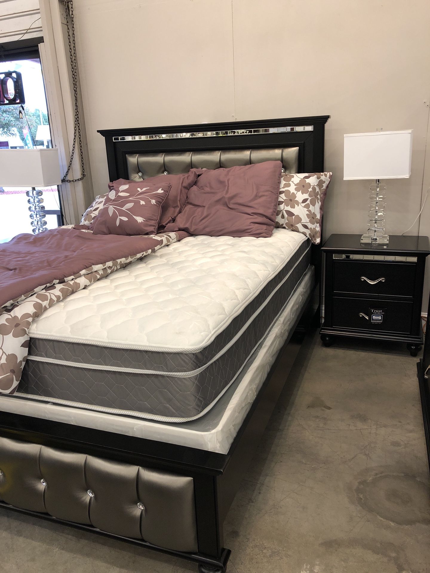 Bedroom set with mattress