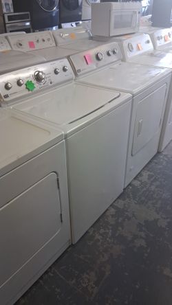 Nice Maytag washer and gas dryer set