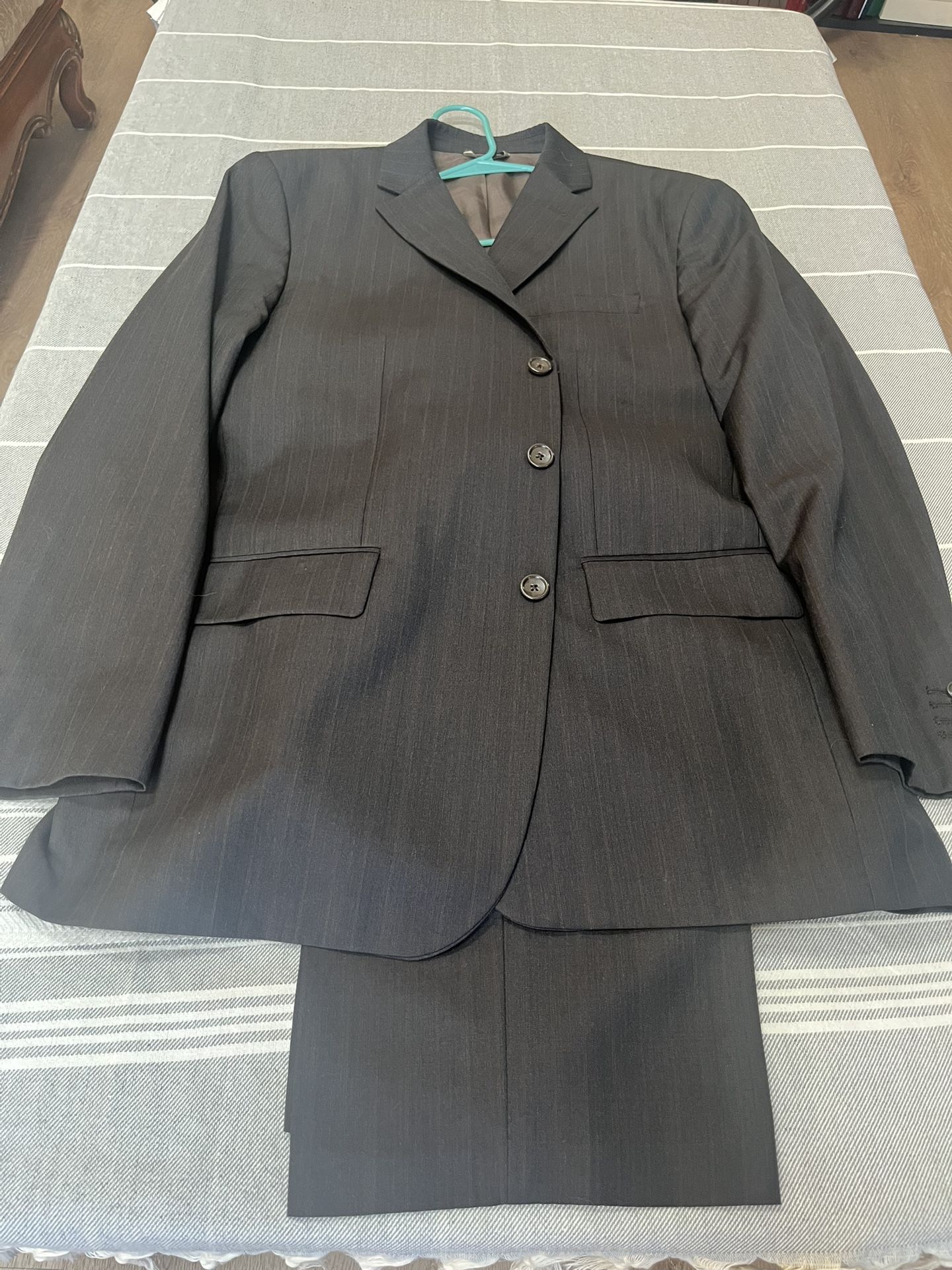 Banana Republic Suit 44R Gray Brown Pinstripe 40x32 Classic Fit 3 Button