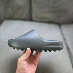 Yeezy Slide Dark Onyx 