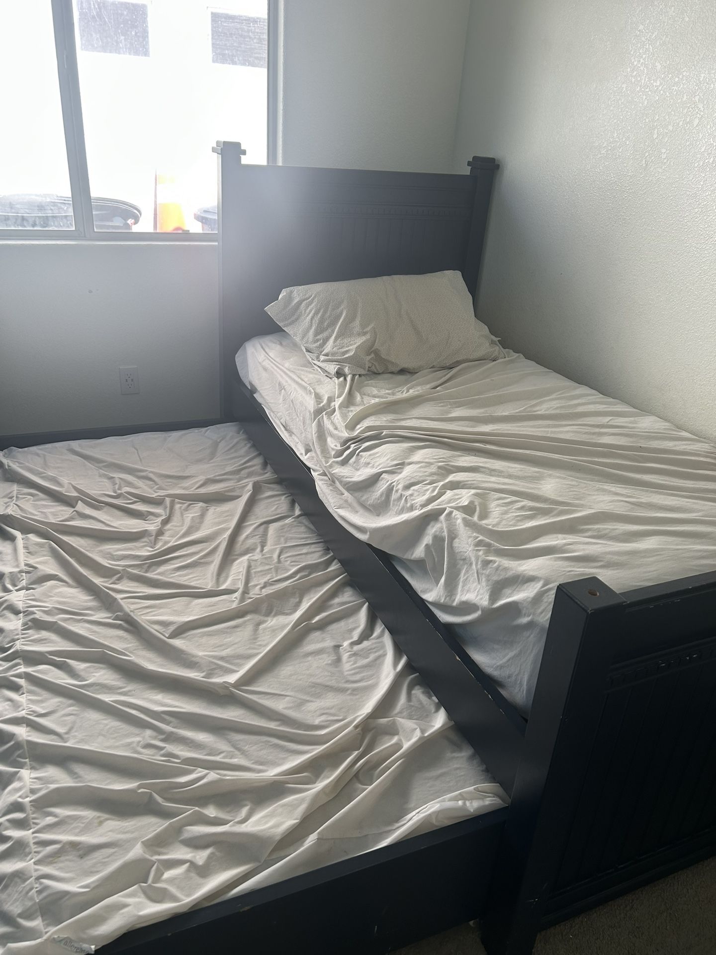 Trundle/Bunk Bed Twin Over Twin