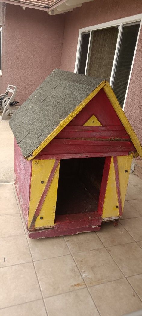 Free Large Dog House