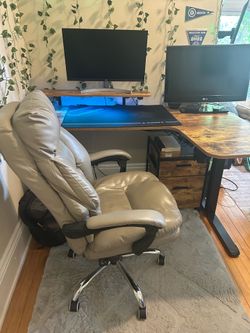 Electric Adjustable Standing Desk - Great Condition - Available AFTER 6/19