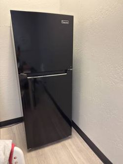 Magic Chef Black 2-Door Refrigerator with Freezer
