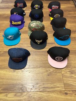 NBA & NFL Snapback  Collection (17 Caps)