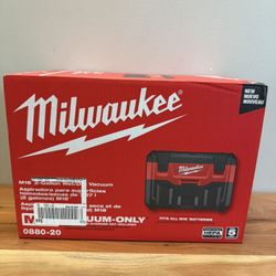 Milwaukee m18 vacuum 2 Gallon