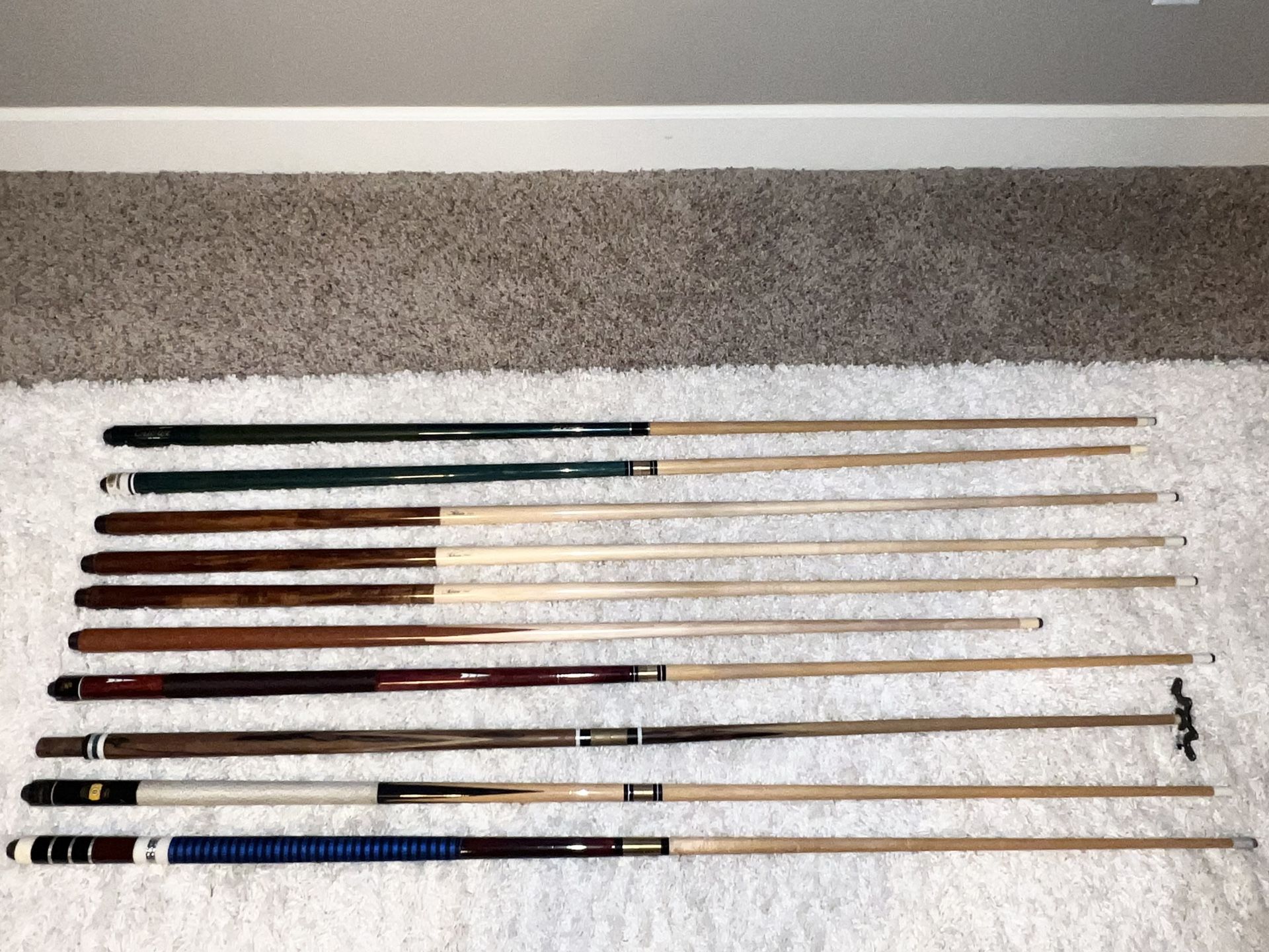 LOT Pool Cue Sticks For Pool Table