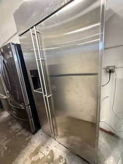 Ge monogram Built-In Refrigerator with stainless steel Doors