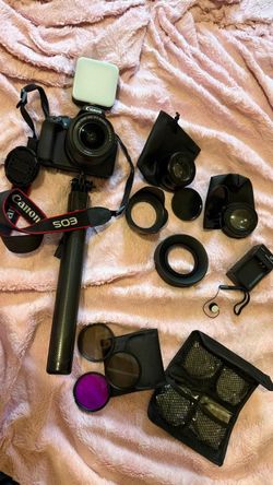 Canon Rebel T7 Camera Bundle – Like New!
